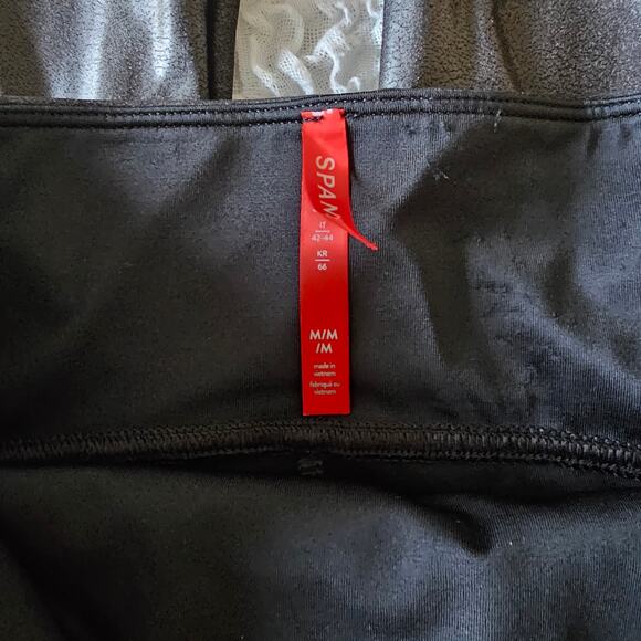 Spanx Faux Leather Black Leggings Medium Shaping High Rise - Picture 5 of 10